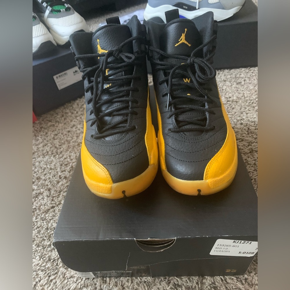 Air Jordan 12 Retro Size 7 MEN